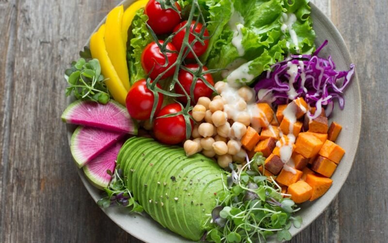 The Complete Guide to Calorie Deficit: How to Lose Fat Without Starving