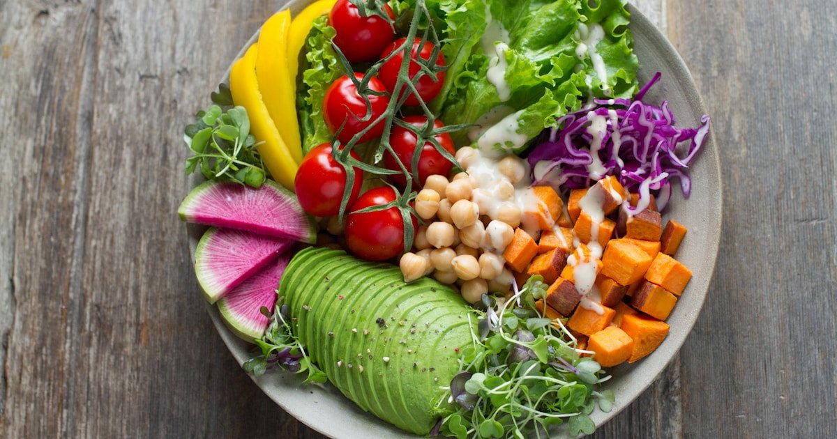 The Complete Guide to Calorie Deficit: How to Lose Fat Without Starving