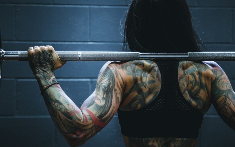 Muscle-Sparing Weight Loss: How to Lose Fat Without Losing Muscle (2026)