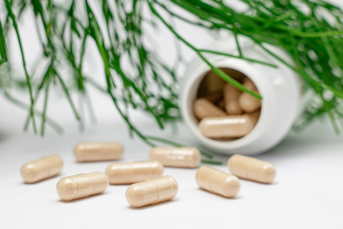 Mixed nuts and natural foods that support weight loss better than most supplements