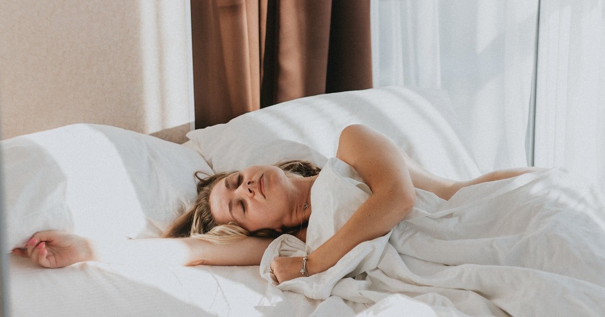 Sleep and Weight Loss: The Missing Link in Your Fat Loss Journey (2026)