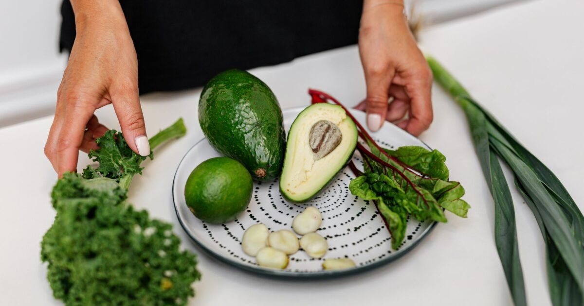 Thyroid Diet Guide: Foods to Eat & Avoid for Health